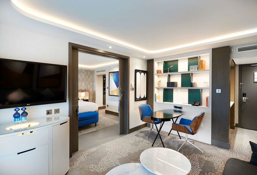 호텔 Hilton London Heathrow Airport