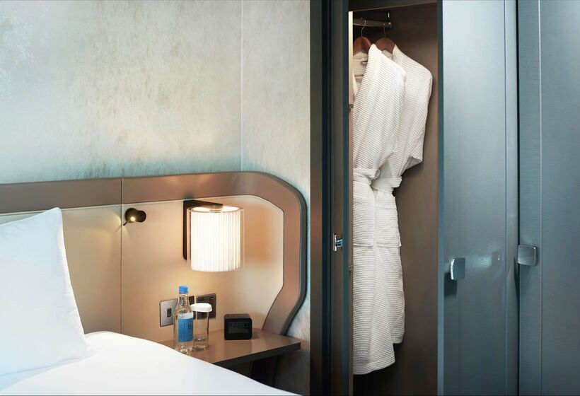 호텔 Hilton London Heathrow Airport