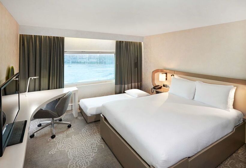 호텔 Hilton London Heathrow Airport