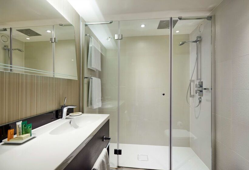 호텔 Hilton London Heathrow Airport