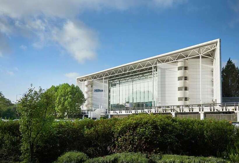 호텔 Hilton London Heathrow Airport