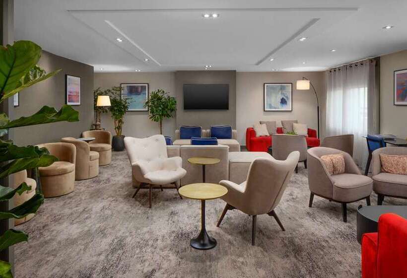 호텔 Hilton London Heathrow Airport