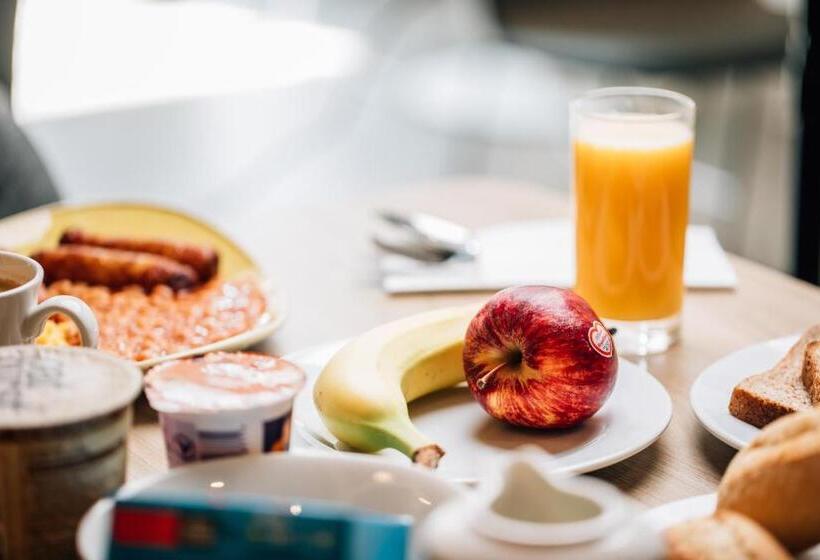 ホテル Holiday Inn Express Belfast City, An Ihg