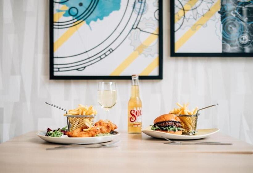 ホテル Holiday Inn Express Belfast City, An Ihg