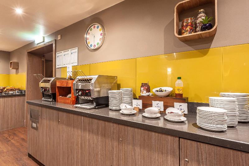 호텔 Holiday Inn Express Edinburgh Airport, An Ihg