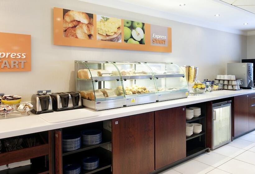 فندق Holiday Inn Express Glenrothes, An Ihg