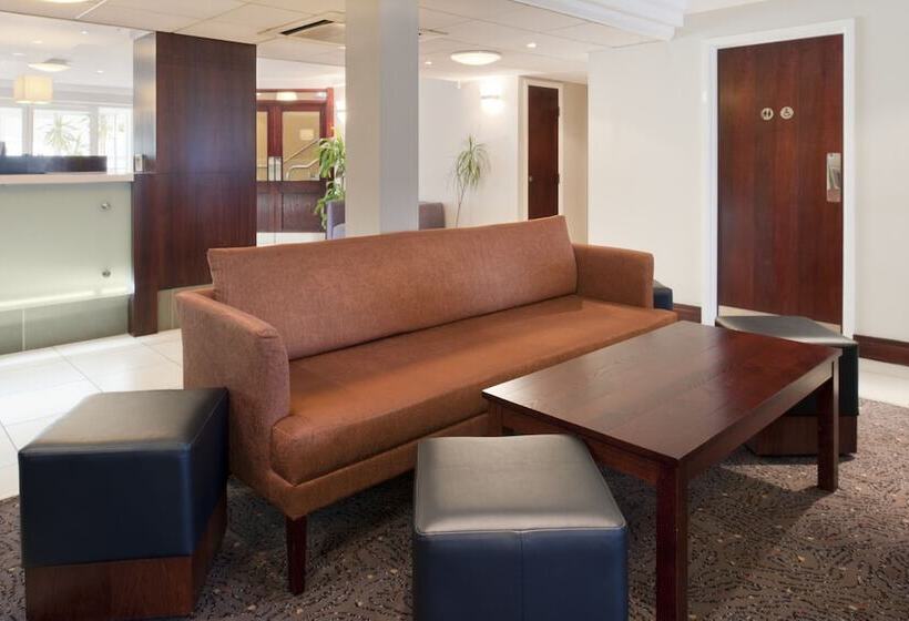 فندق Holiday Inn Express Glenrothes, An Ihg