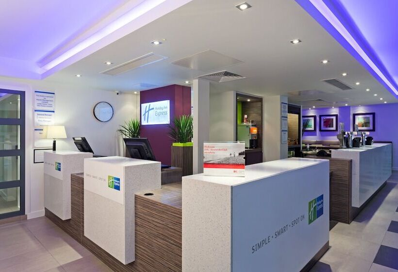 בית מלון כפרי Holiday Inn Express Harlow, An Ihg