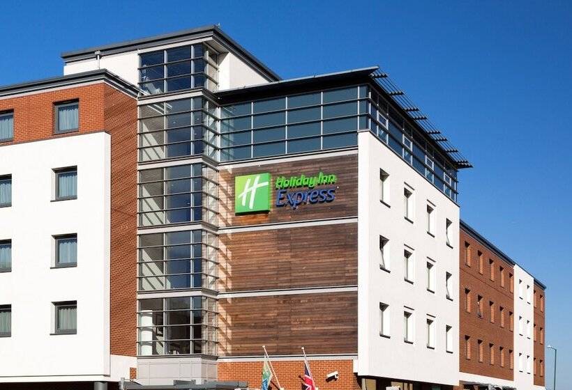 فندق Holiday Inn Express Harlow, An Ihg
