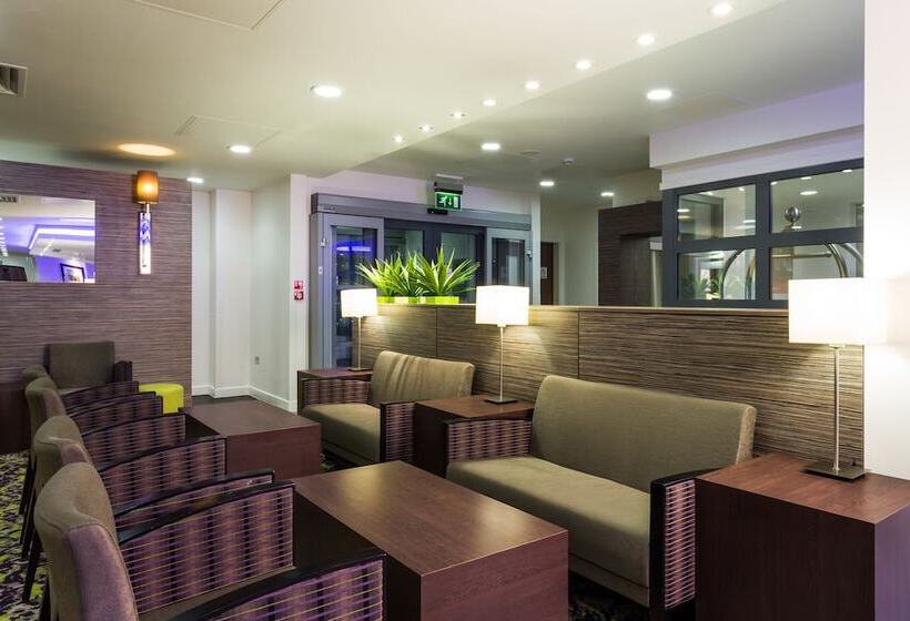 فندق Holiday Inn Express Harlow, An Ihg