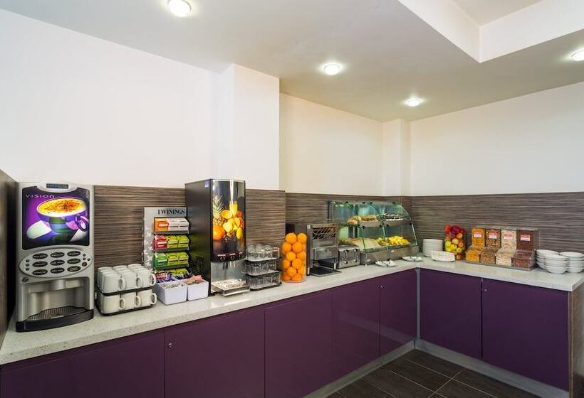 فندق Holiday Inn Express Harlow, An Ihg