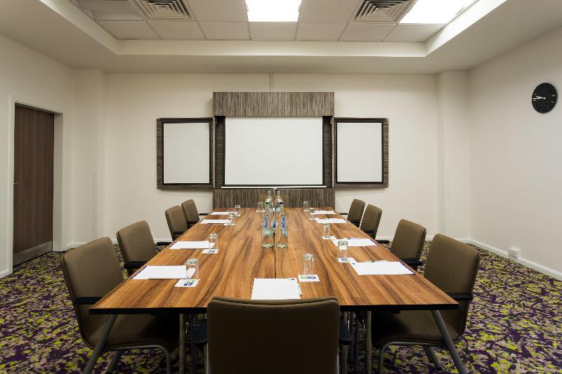 בית מלון כפרי Holiday Inn Express Harlow, An Ihg