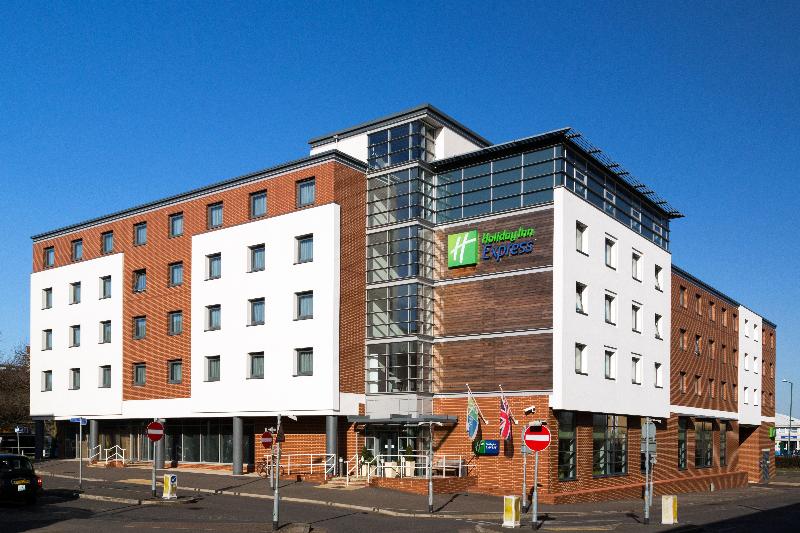 فندق Holiday Inn Express Harlow, An Ihg