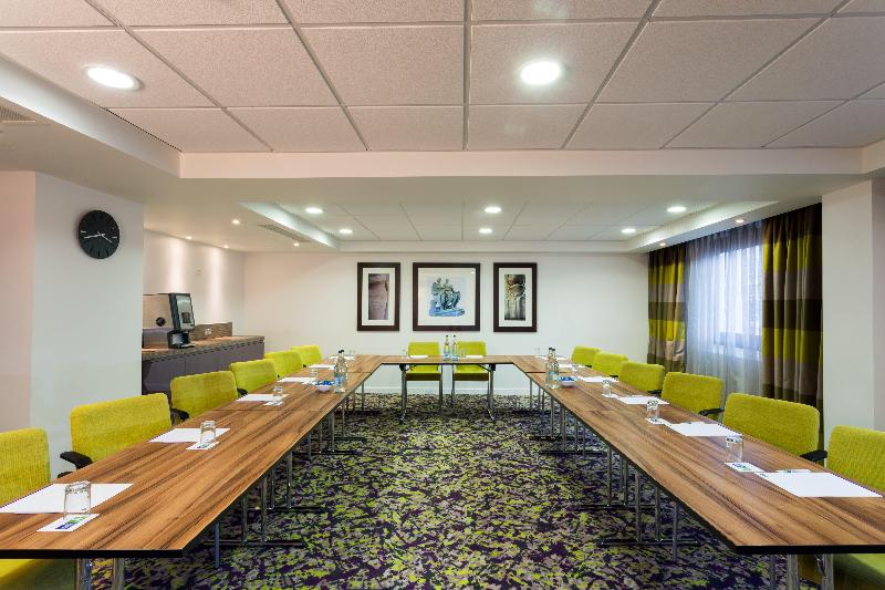 فندق Holiday Inn Express Harlow, An Ihg