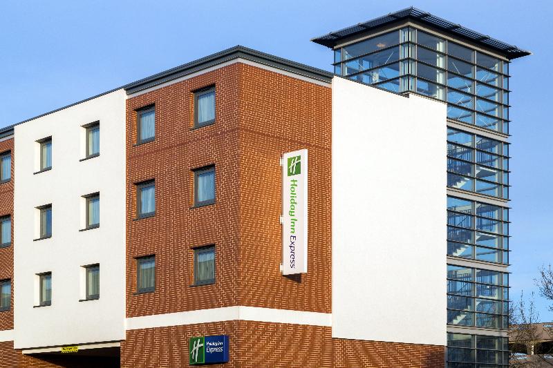 בית מלון כפרי Holiday Inn Express Harlow, An Ihg