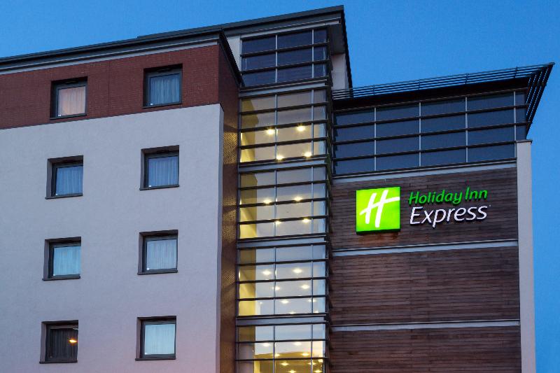 בית מלון כפרי Holiday Inn Express Harlow, An Ihg