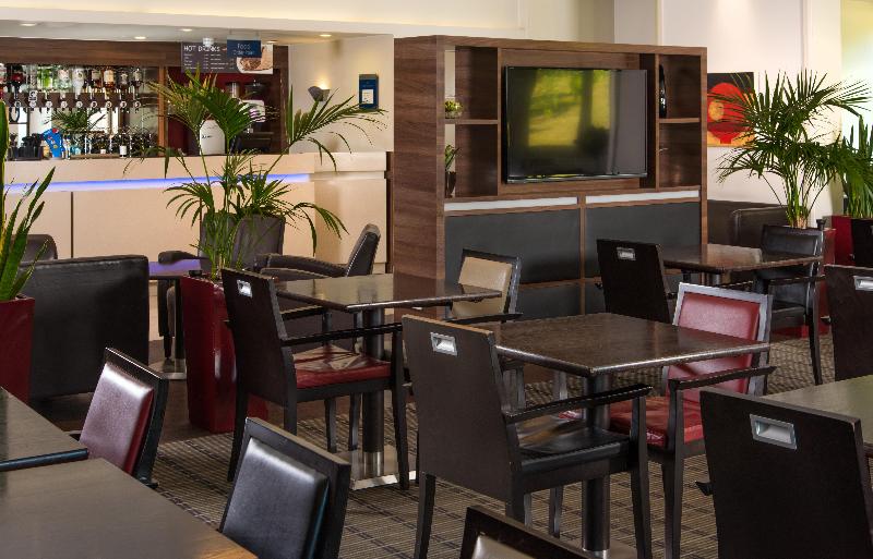 Отель Holiday Inn Express London   Dartford, An Ihg