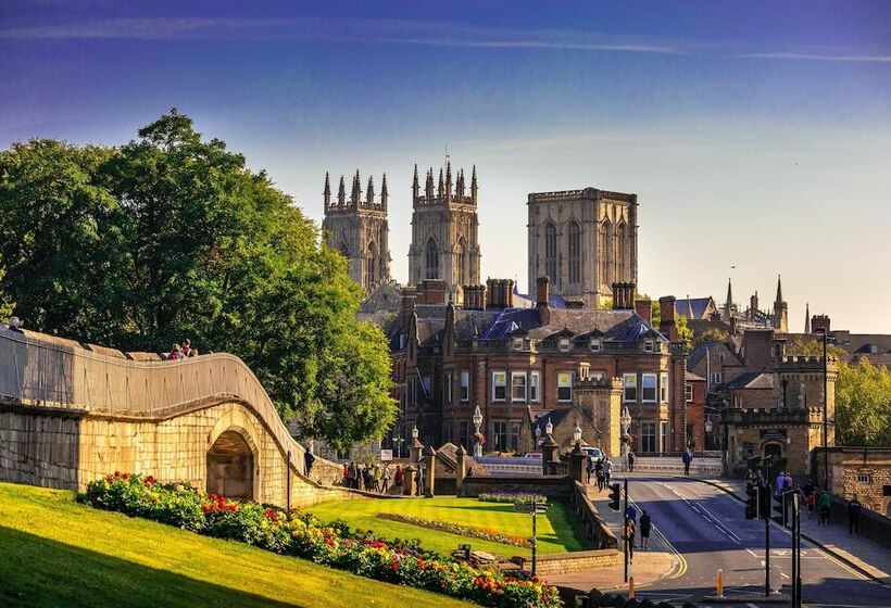 בית מלון כפרי Holiday Inn Express York, An Ihg