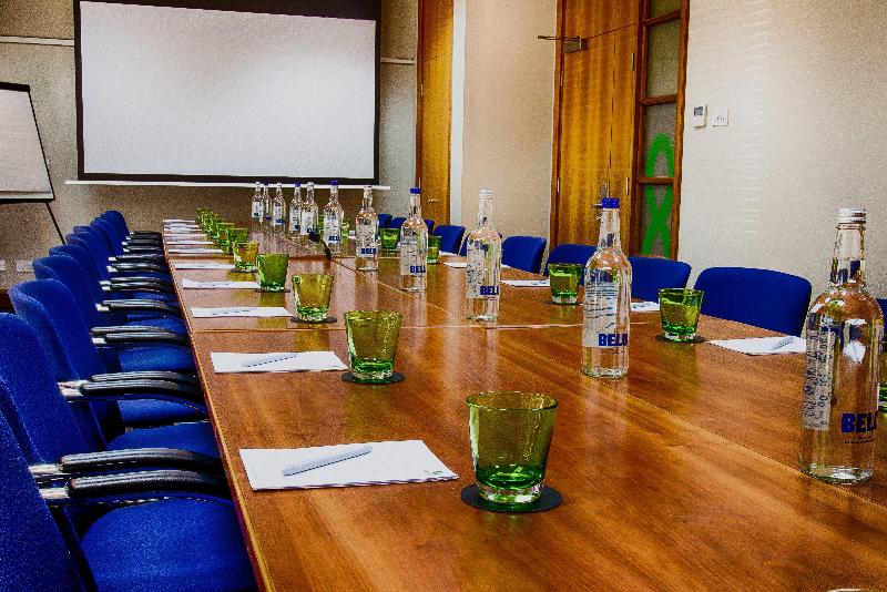 Отель Holiday Inn London Heathrow M4jct.4