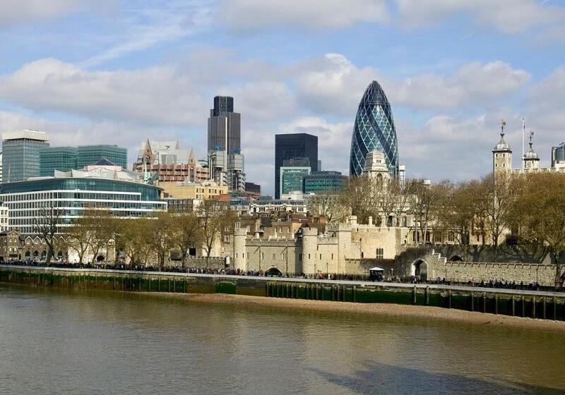 فندق Ibis London Barking