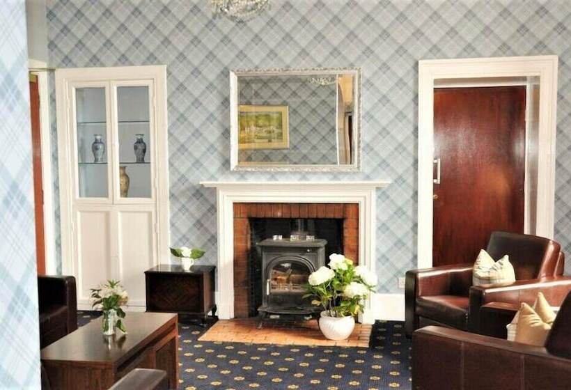 בית מלון כפרי Kingswood