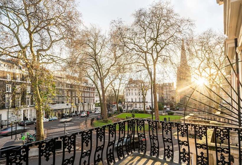 בית מלון כפרי Lancaster Court