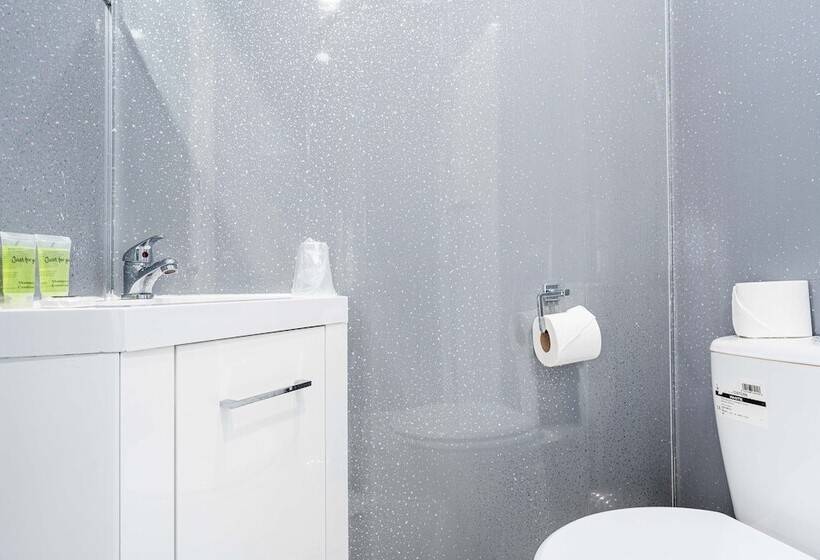 בית מלון כפרי Lancaster Court