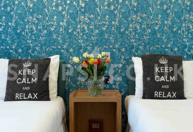 בית מלון כפרי Lancaster Court