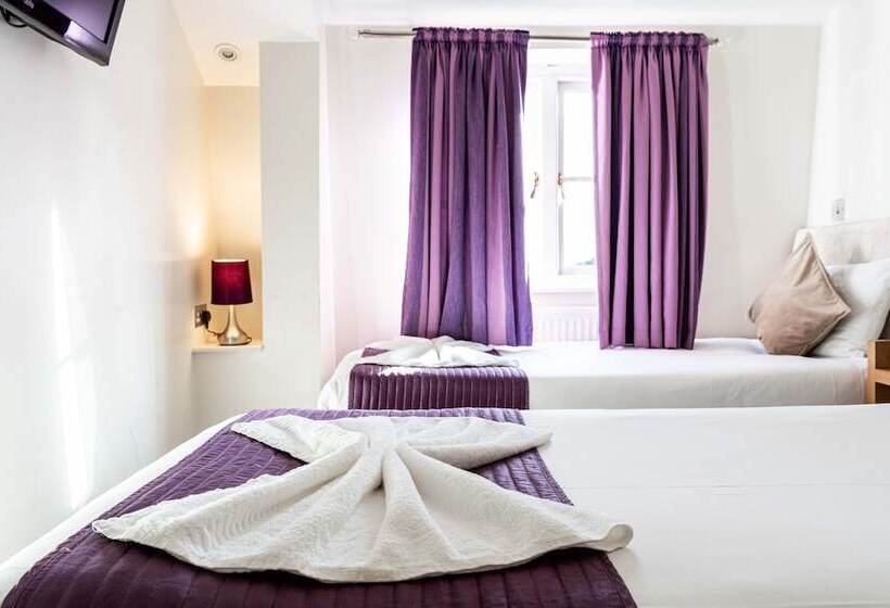 בית מלון כפרי Lancaster Court