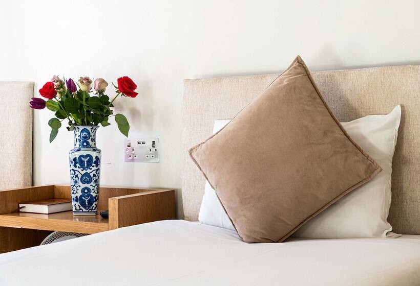 בית מלון כפרי Lancaster Court