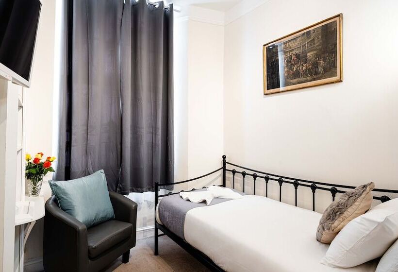 בית מלון כפרי Lancaster Court