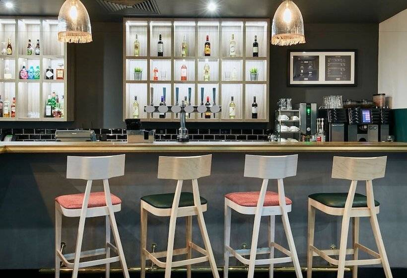 Отель Leonardo Manchester Central