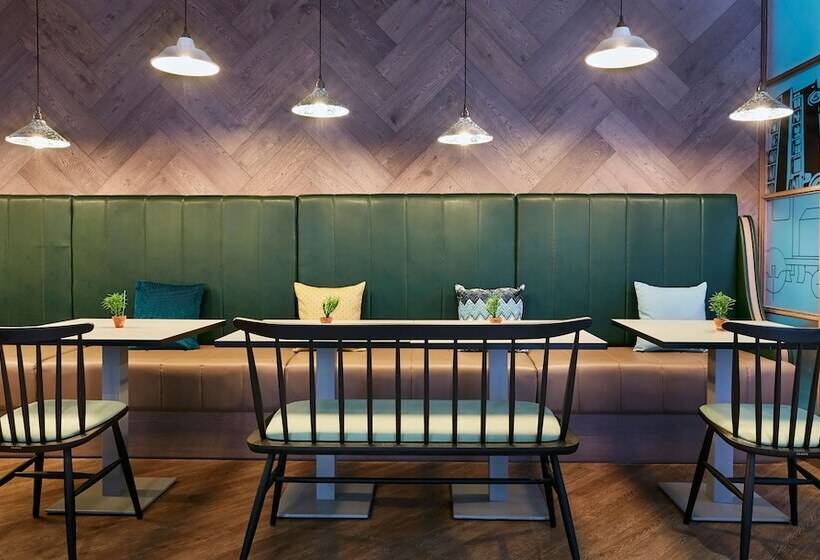 Отель Leonardo Manchester Central