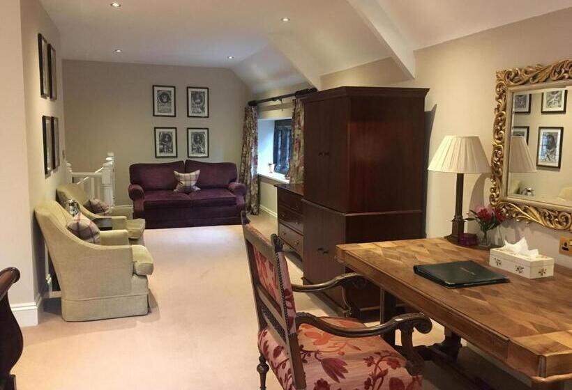 בית מלון כפרי Lewtrenchard Manor