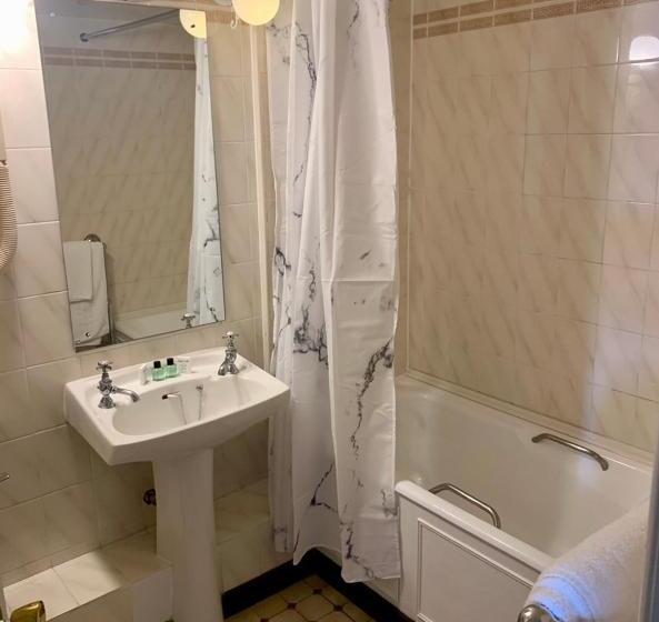 Lochalsh Hotel With Views To The Beautiful Isle Of Skye