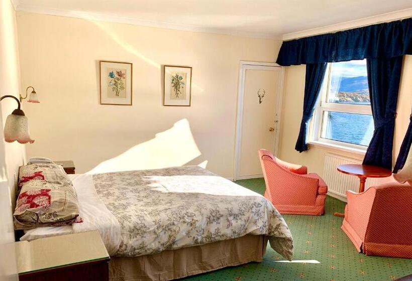 Lochalsh Hotel With Views To The Beautiful Isle Of Skye