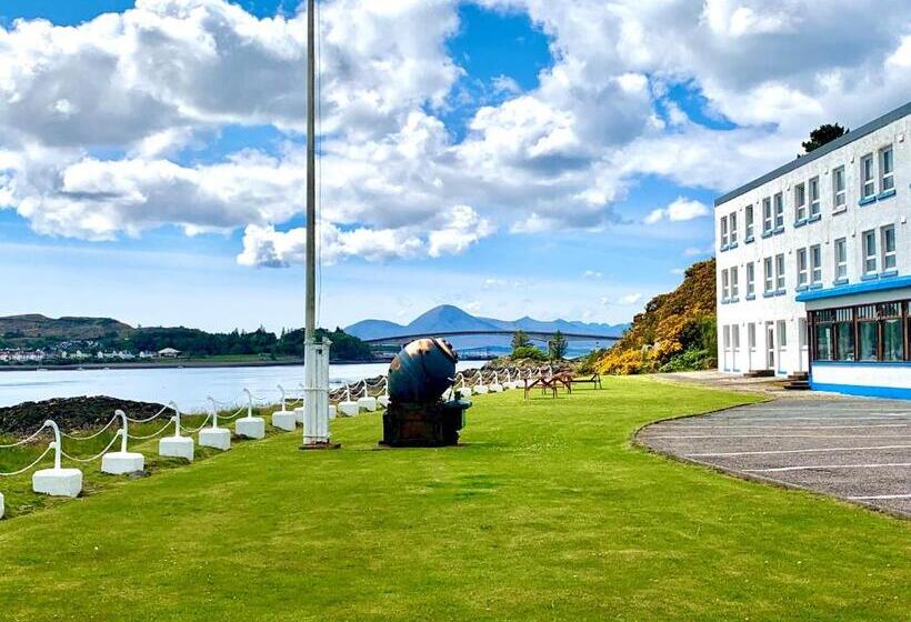 Lochalsh Hotel With Views To The Beautiful Isle Of Skye