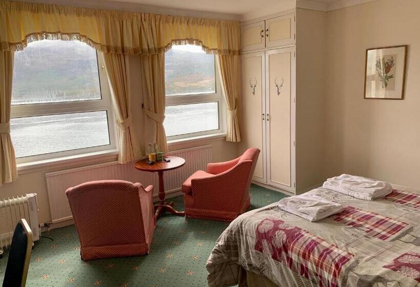Lochalsh Hotel With Views To The Beautiful Isle Of Skye
