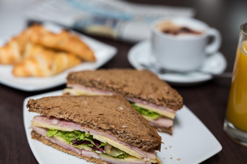 Отель London House