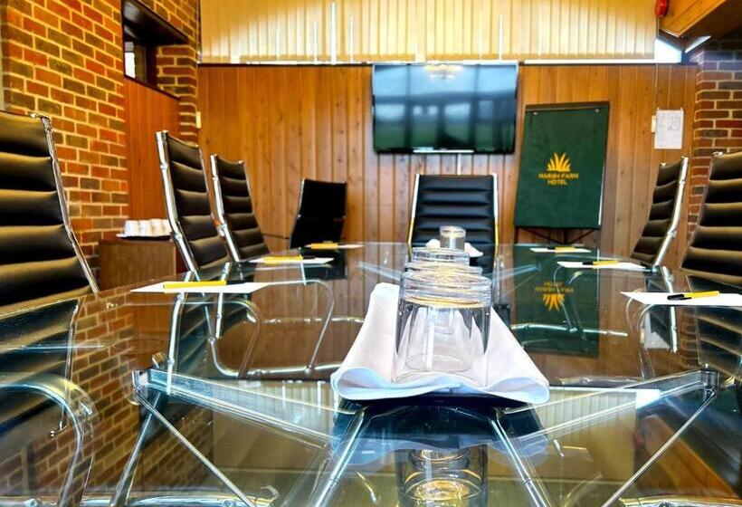 ホテル Marsh Farm