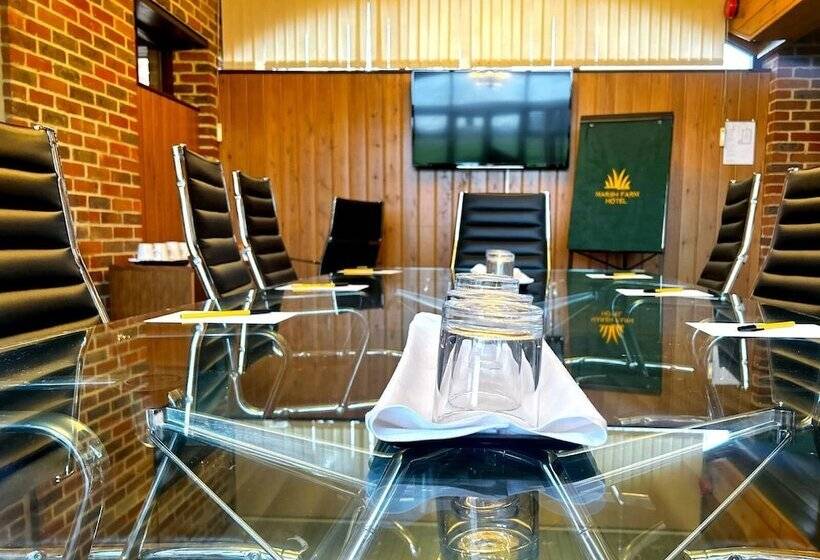 ホテル Marsh Farm