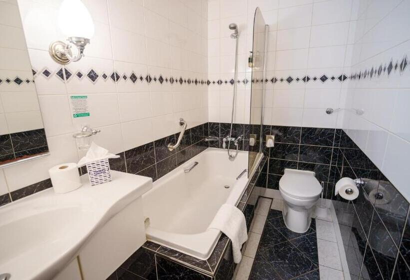 فندق Marygreen Manor