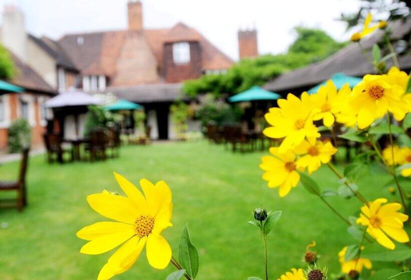 فندق Marygreen Manor