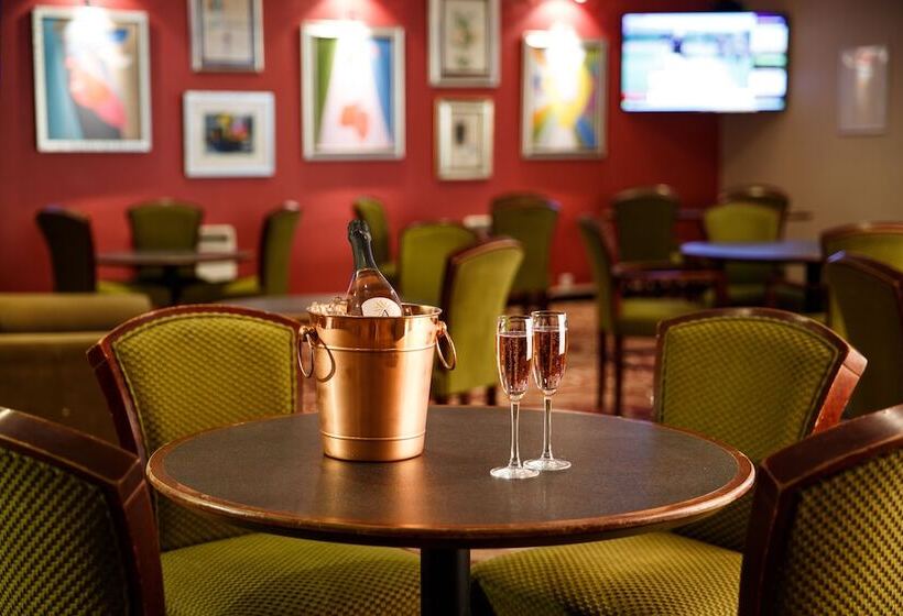 בית מלון כפרי Mercure Livingston