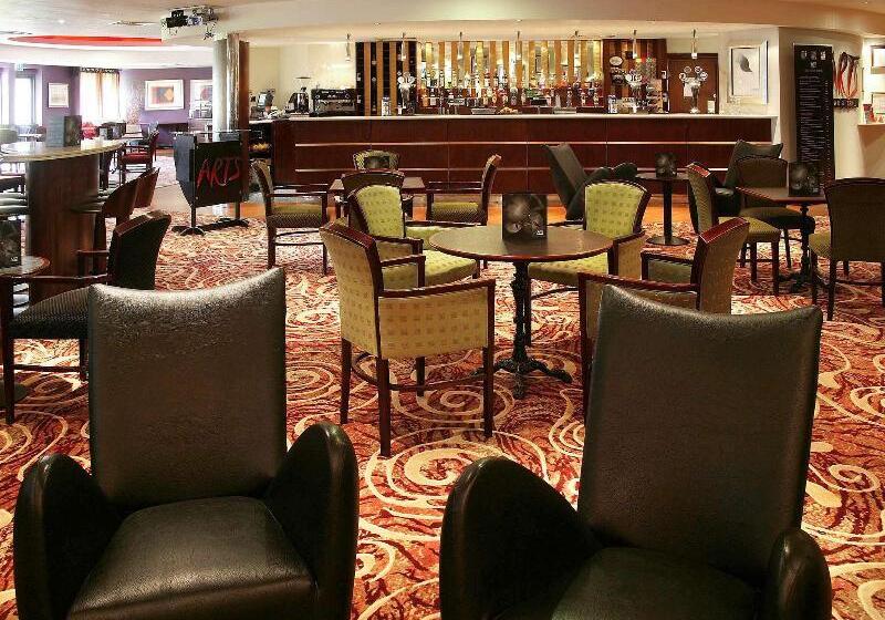 בית מלון כפרי Mercure Livingston