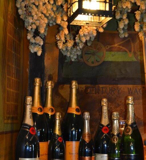 فندق Mermaid Inn