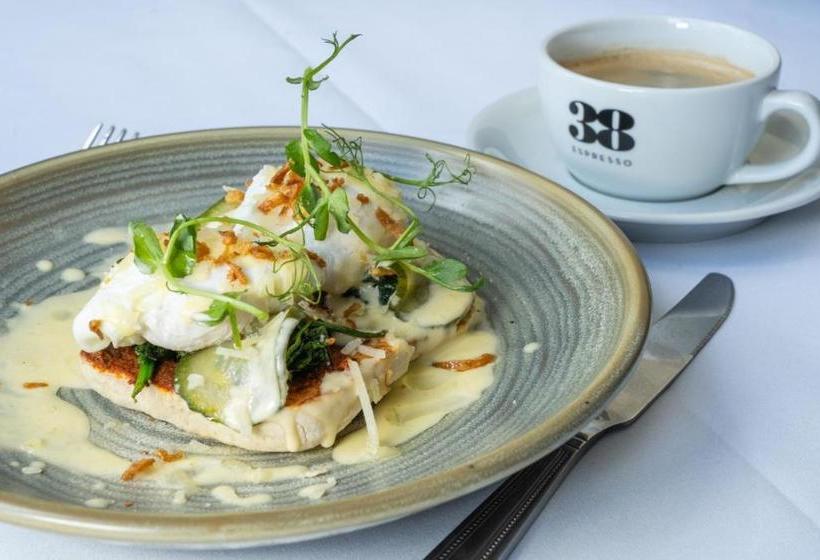 Отель Millbrook Lodge