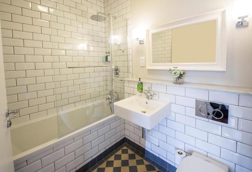 Отель Millbrook Lodge