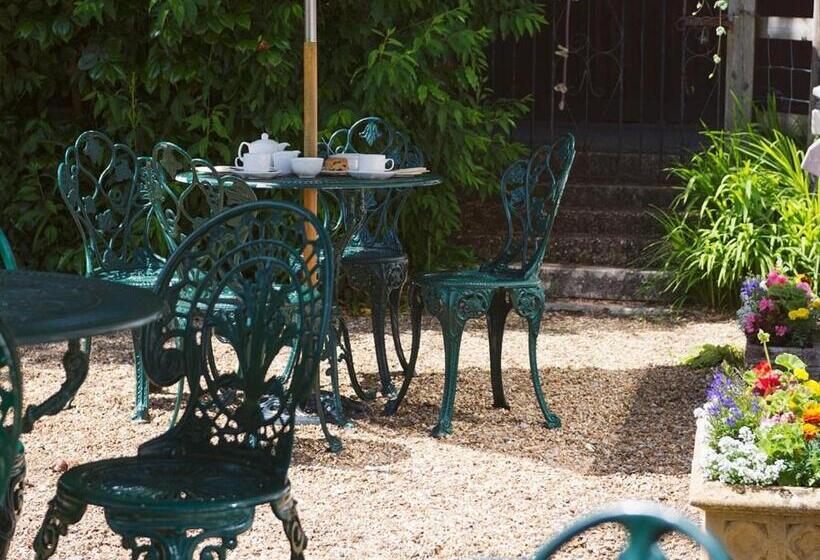 Отель Moorhill House Bed & Breakfast