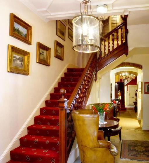 Отель The Mount Royale